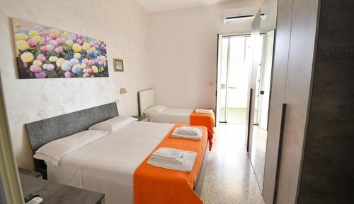 Basic Triple Room, Patio