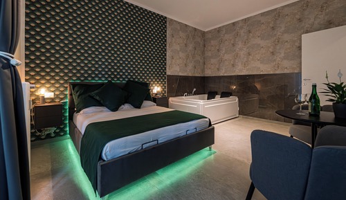 Luxury Double Room, Balcony, Courtyard View