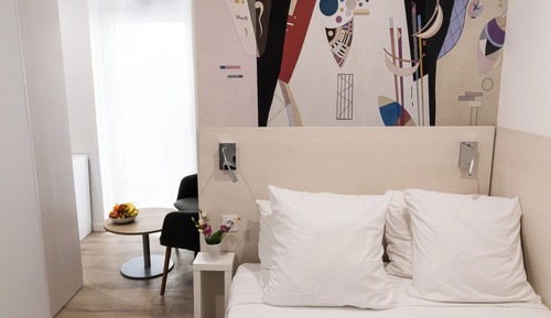 Deluxe Double Room, Patio, Courtyard View