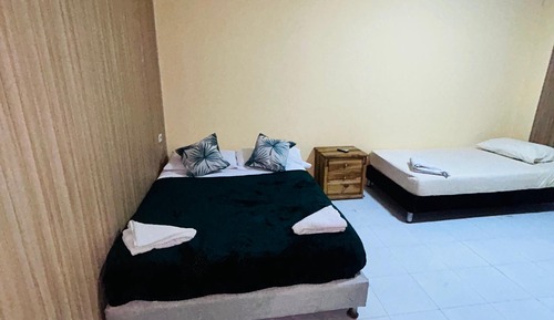 Basic Triple Room, Patio