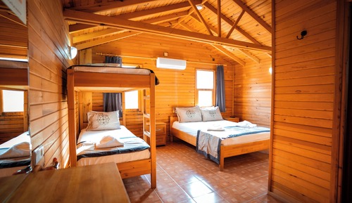 Standard Room, Multiple Beds, Garden View