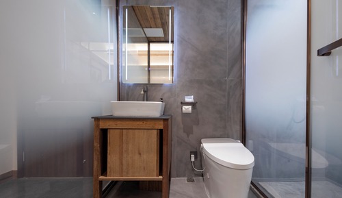 Basic Double Room, 1 Queen Bed, Balcony, Courtyard View