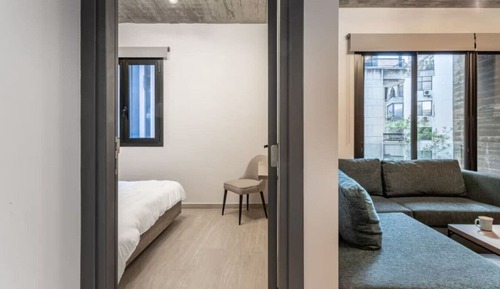 Amine 305, 1-BR in Mar Mikhael