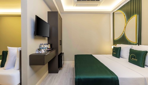 Basic Quadruple Room ( No View )