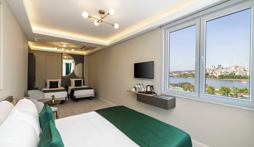 Deluxe Quadruple Room Sea View