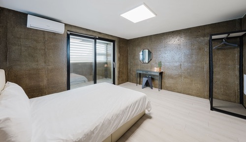 Basic Room, 1 Bedroom (C-301(No Pet/Ocean View/Private Pool))