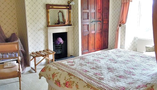 Double or Twin Room (The Pink Room)