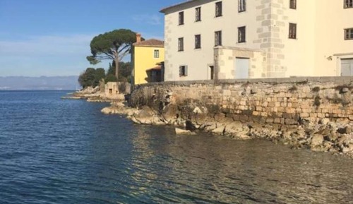 Apartment (Two Bedroom Apartment with Terrace)