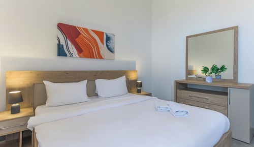 503(B) - Mountain view 1 Bedroom & Balcony