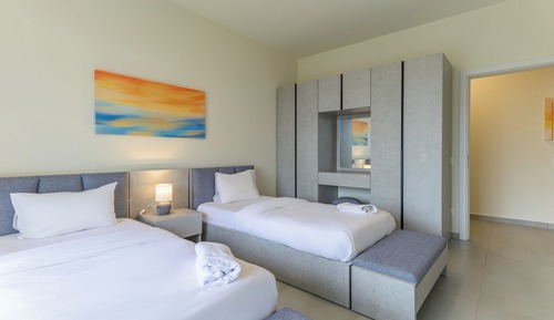 202(A) - Mountain view 2 Bedroom & Balcony