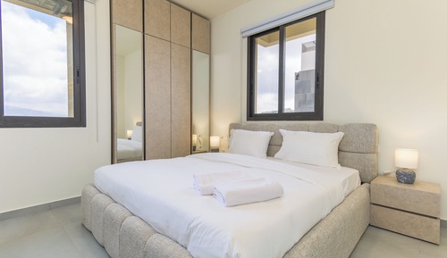 201(A) - Mountain view 2 Bedroom & Balcony