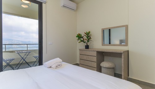 203(A) - Mountain view 1 Bedroom & Balcony