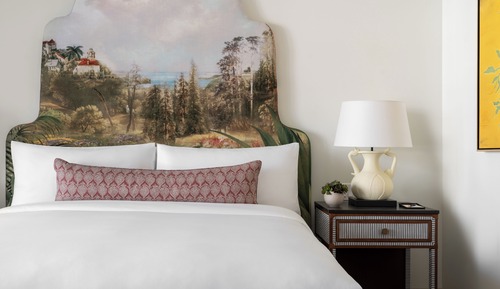 Deluxe Room, 1 King Bed, Mobility Accessible (Guestroom,MobilityFeatures,Water View)