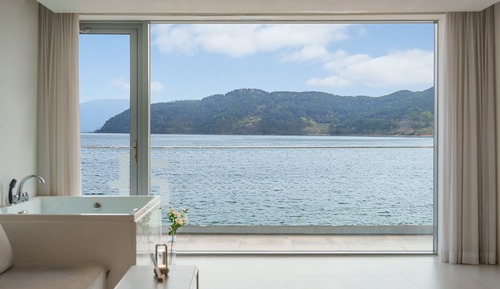 Basic Room, 1 Bedroom (Room 201 (Spa/Ocean View Window))