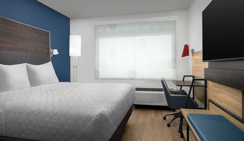Room, 1 King Bed, Accessible (Hearing)