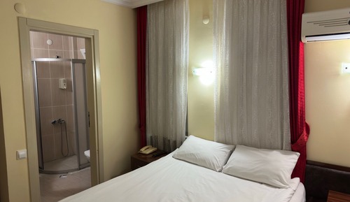 Standard Double Room, 1 Queen Bed