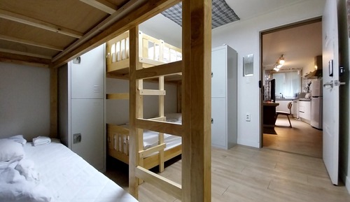 Private Floor for 26 pax