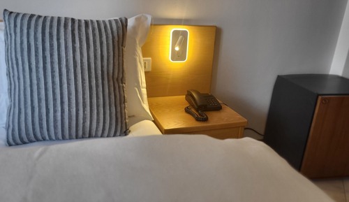 Basic Single Room, Lake View