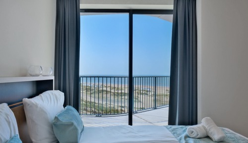 Apartment (Pharos Ocean)