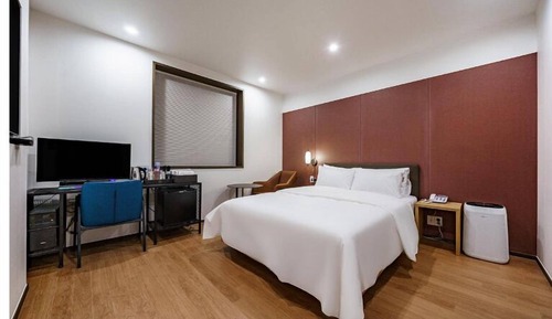 Basic Double Room, Non Smoking, Housekeeping