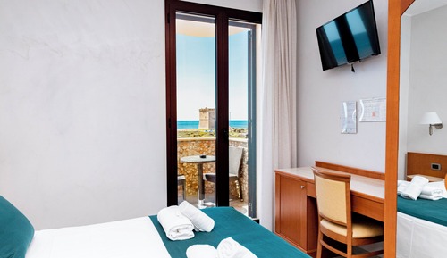 Standard Triple Room, Balcony, Sea View