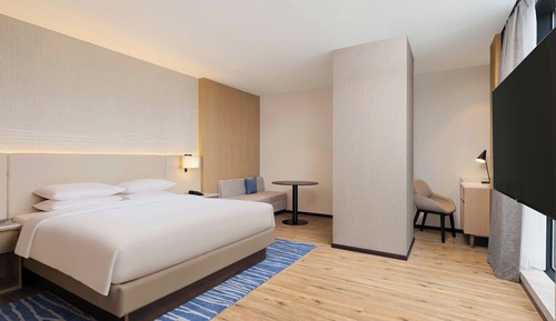 Junior Suite, 1 Bedroom, Non Smoking, City View