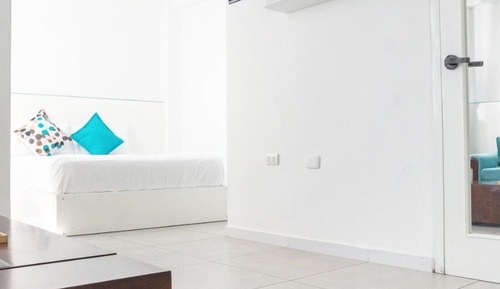 Deluxe Studio Suite, 1 Queen Bed