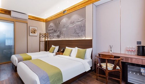 Family Triple Room, Non Smoking, Courtyard View