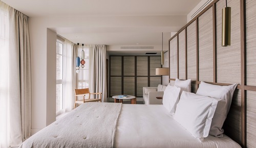 Chambre Triple Junior (Espace unique avec lit et canapé-lit)