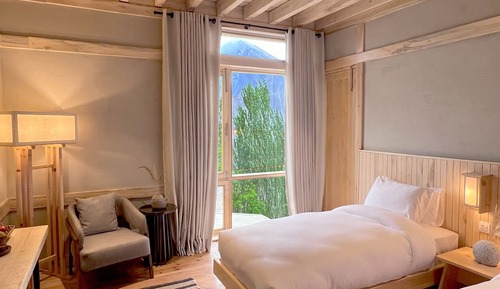 Superior Twin Room, Balcony, Mountain View