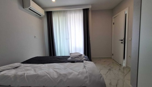 Standard Condo, Balcony