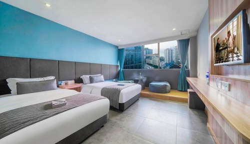 Minimalist Twin Room