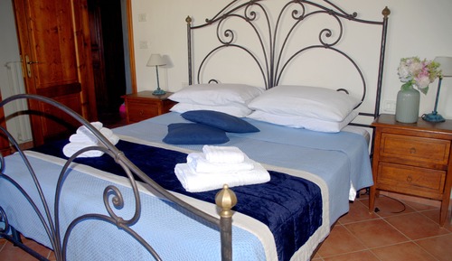 Deluxe Apartment, 2 Bedrooms, Kitchen, Courtyard View