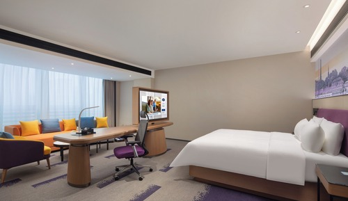 Business Suite, City View