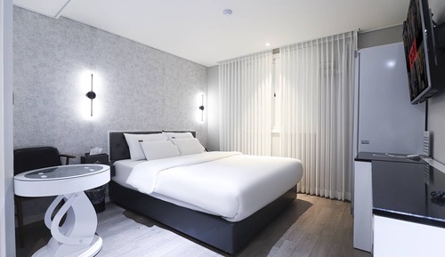 Standard Double Room, City View