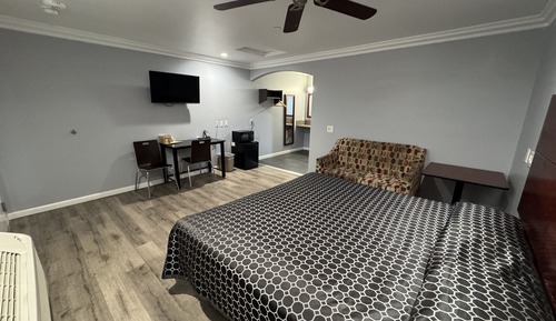 Deluxe Single Room, Roll-in Shower, Non Smoking