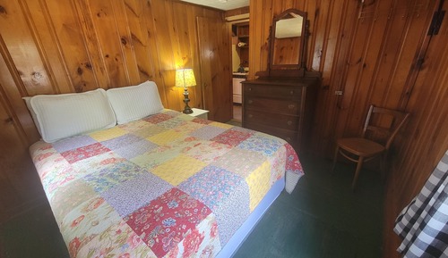 Cabin 4, Lake View