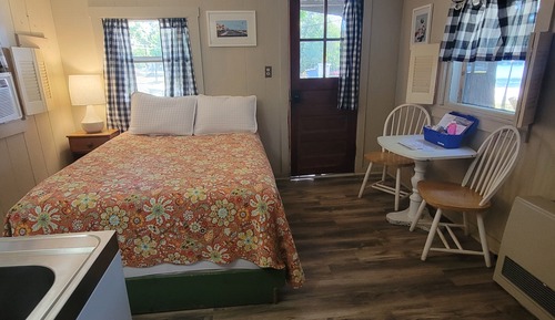 Cabin 1, Lake View