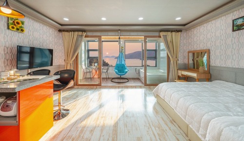 Basic Room, 1 Bedroom (Castle 302)