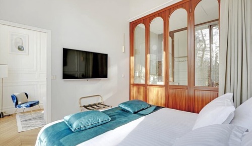 City Apartment, 1 King Bed with Sofa bed, Air conditioning, Park View