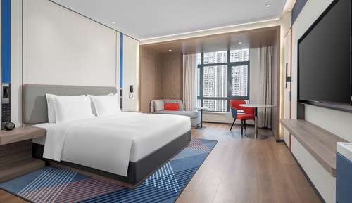 1 King Standard Extra Floor Space