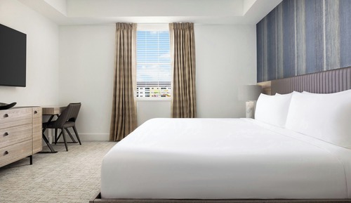 Superior 3-Bedroom, Apartment, Bedroom 1: 1 King, Bedroom 2: 1 King, Bedroom 3: 2 Twin bunk. Mobilit