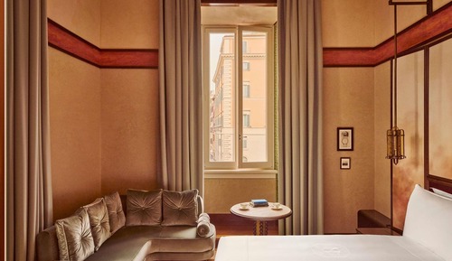 Deluxe Room with Minerva Square View, 1 king Bed