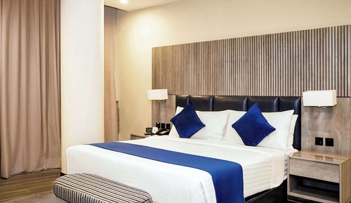 Executive Suite, 1 King Bed, Non Smoking