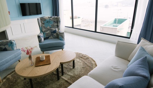 Economy Penthouse, Sea View