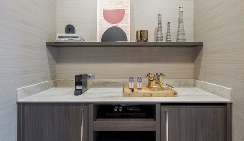 Suite, City View