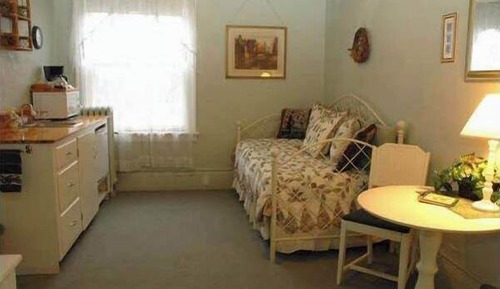 Leone's Room