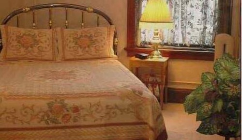 The Cottage Room