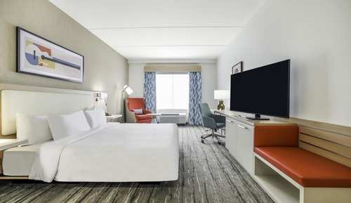 Room, 1 King Bed, Roll-in Shower