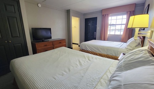 Basic Room, 2 Double Beds